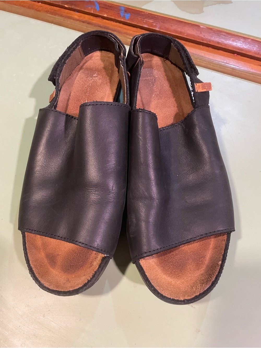 Women’s Black Leather Open-Toe Sandals - El Naturalista